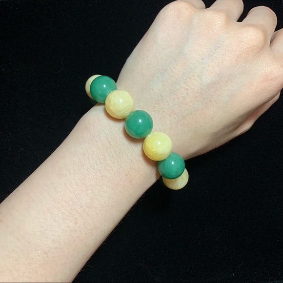 Natural Jade and Aventurine Gemstone Bracelet - Picture 2 of 4